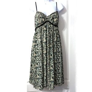 Max Studio Dress Size Small tie back, pattern blue